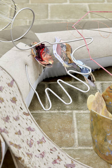 Stanislava Karbušická: Rostla tam mateřídouška – detail, 2023-24; foto: Filip Beránek